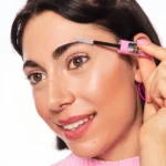 Essence Fix It Like A Pro Transparent Brow Fixing Gel - Image 3